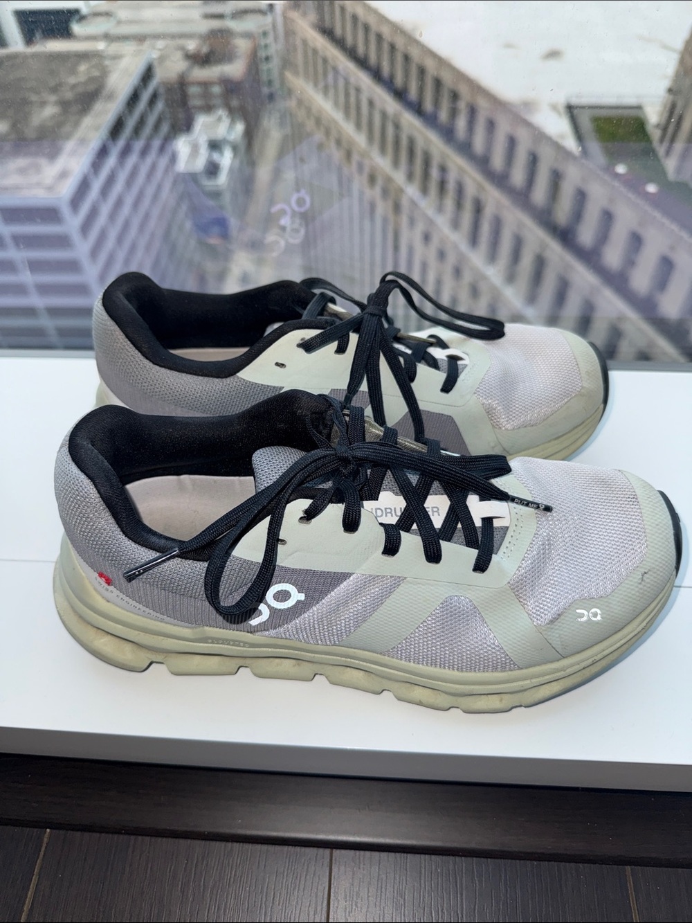 On Cloud Cloudrunner, women’s 8